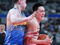 星空体育全站-关于新疆男篮遭遇广州队，实力均衡充满对抗的信息