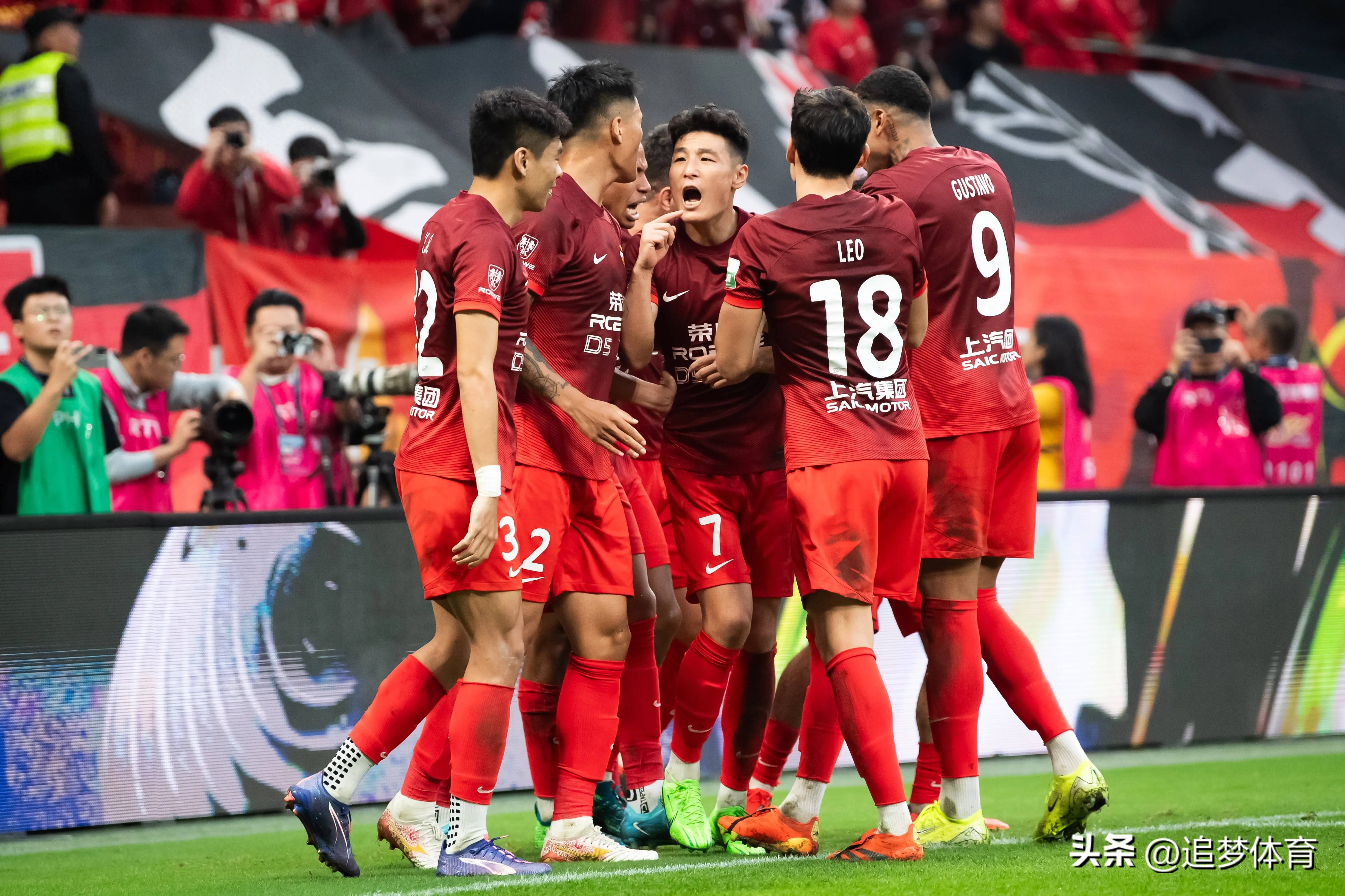 关于中超比赛即将上演，球迷热情高涨的信息