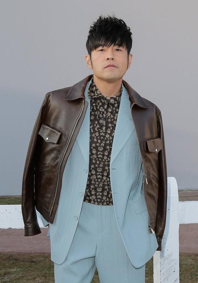包含周杰伦盼逆袭取胜，上海男篮力争稳住前列位置的词条
