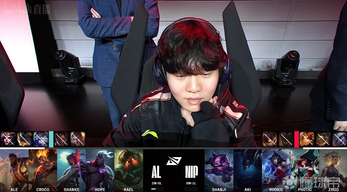 LPL：Shanks化身战神勇往直前，AL支援及时打出1换3的简单介绍