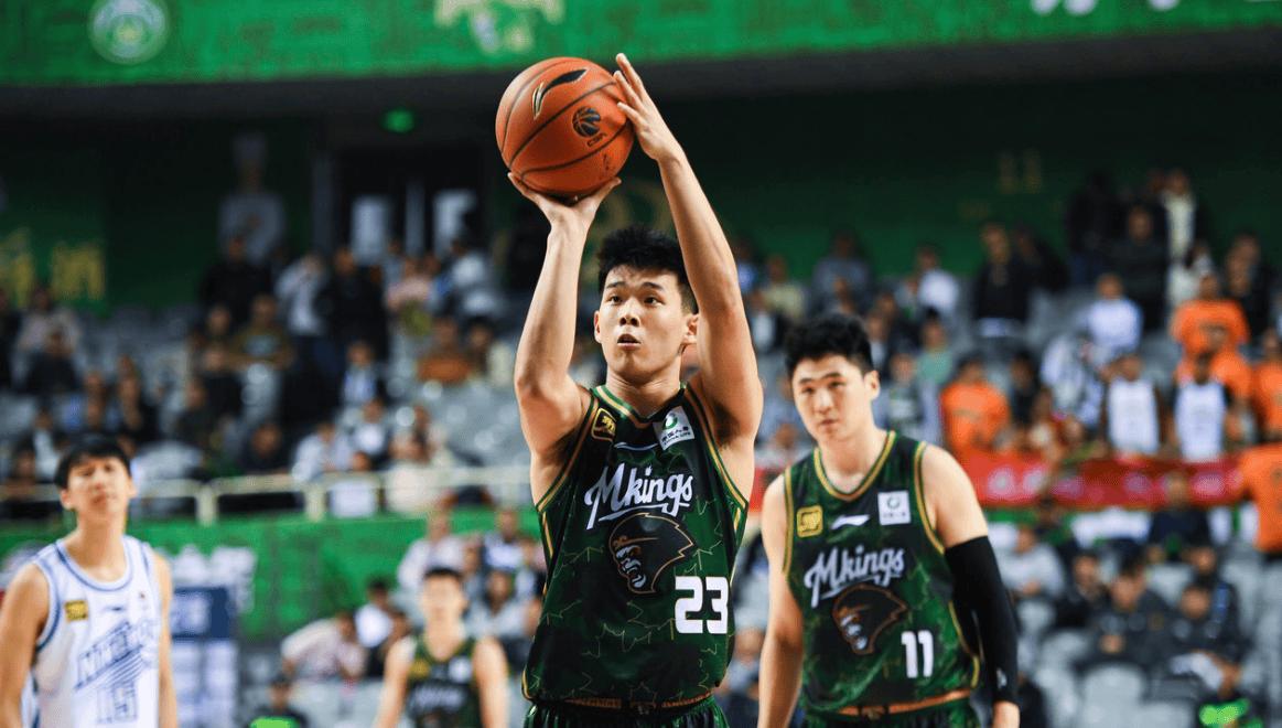 包含曝杨瀚森选秀当天会到纽约林葳锁定夏联资格的词条