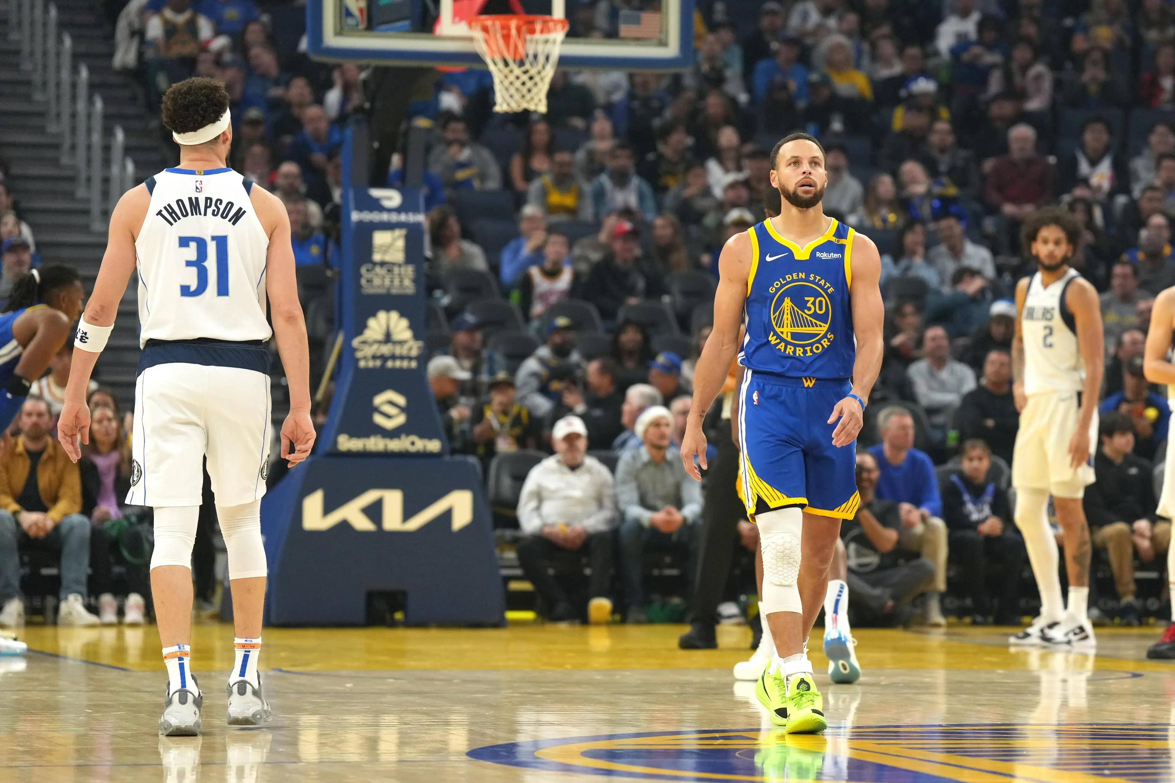 NBA：两笔交易达成，欧文降薪助独行侠补强，湖人问价维金斯的简单介绍